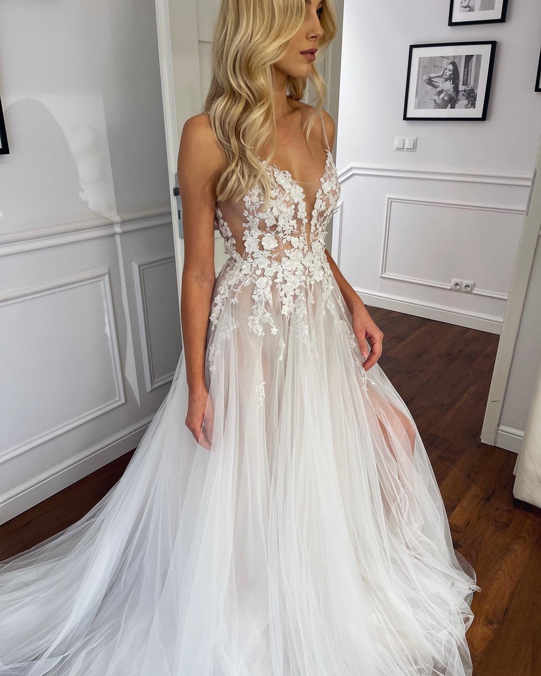 

Boho A Line Wedding Dresses for bride Spaghetti Appliques Tulle Wedding Dress vestidos de novia thigh slit designer bridal gowns, Same as image