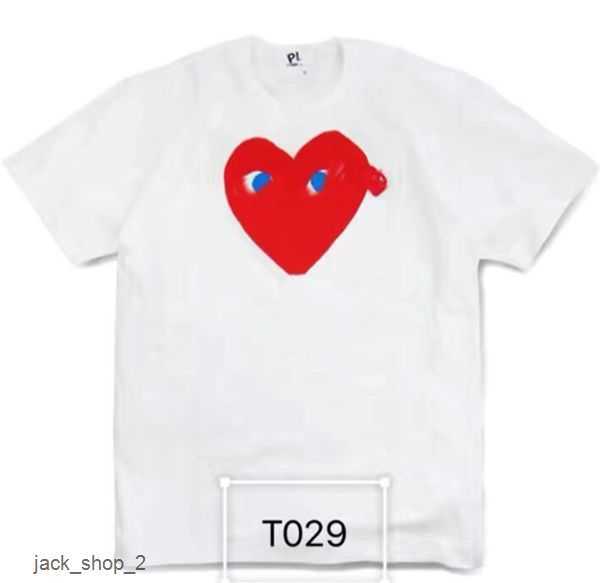 

23s Fashion Mens Play t Shirt Designer Red Heart Commes Casual Women s Des Badge Garcons High Quanlity 2 T013