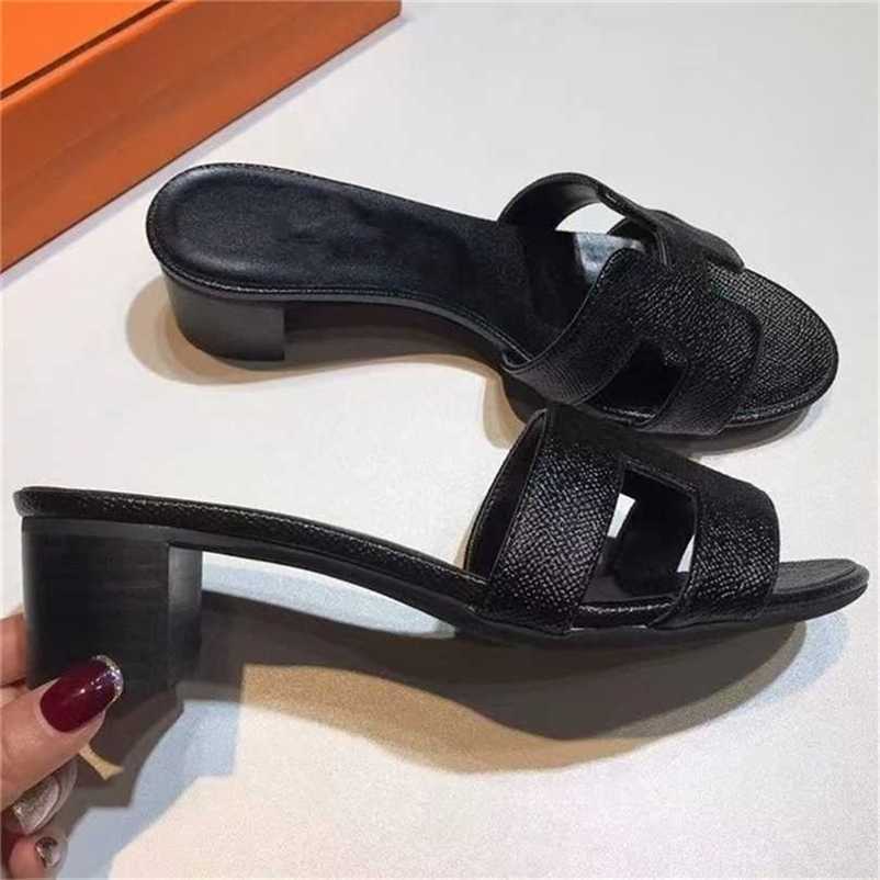 

Designer Herms Slippers Paris Women Sandals 2023 spring Mid Heel women wear leather