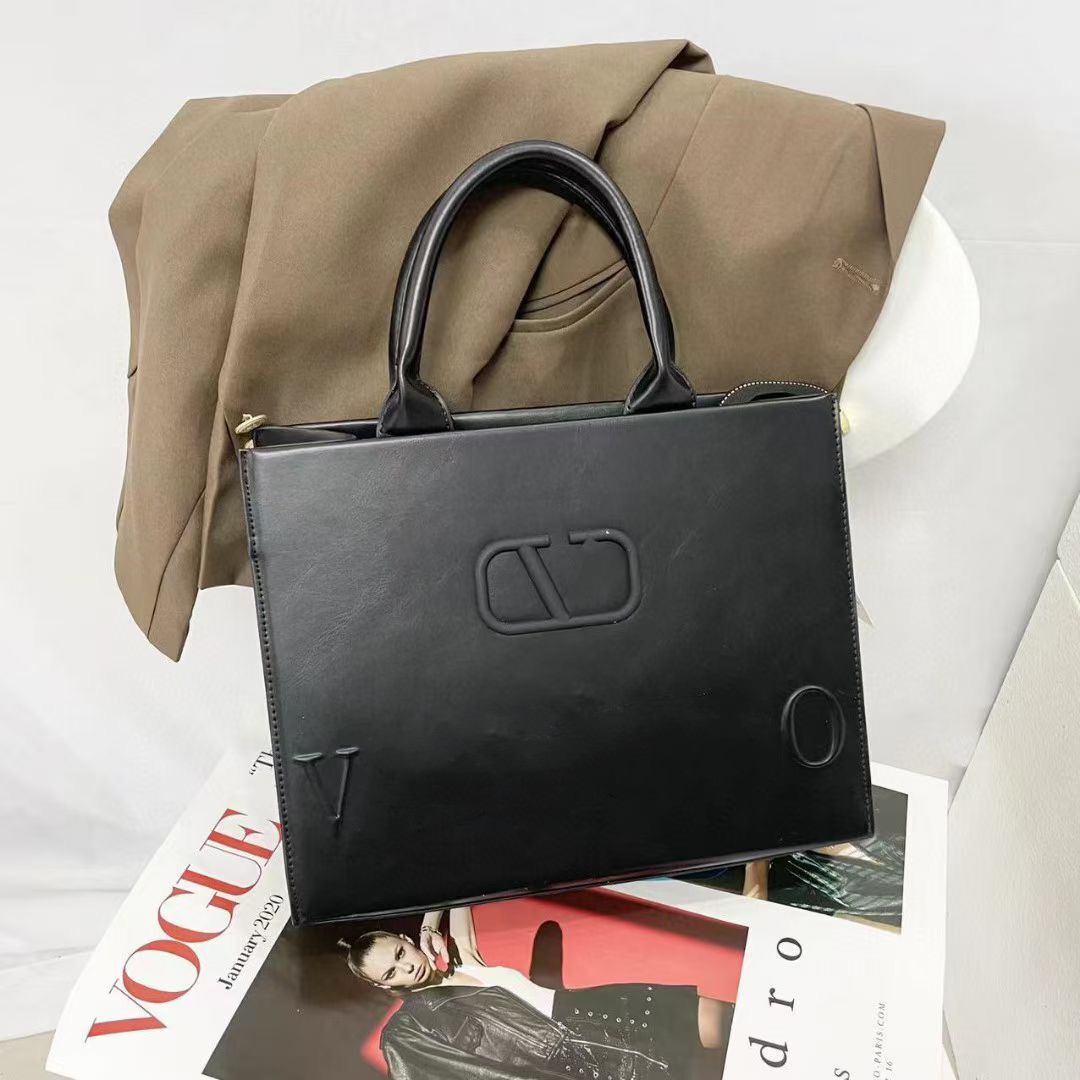 

V Leather Handbag Large Bag Women luxurys Fashion Designers Bags Female clutch Classic Girl Handbags