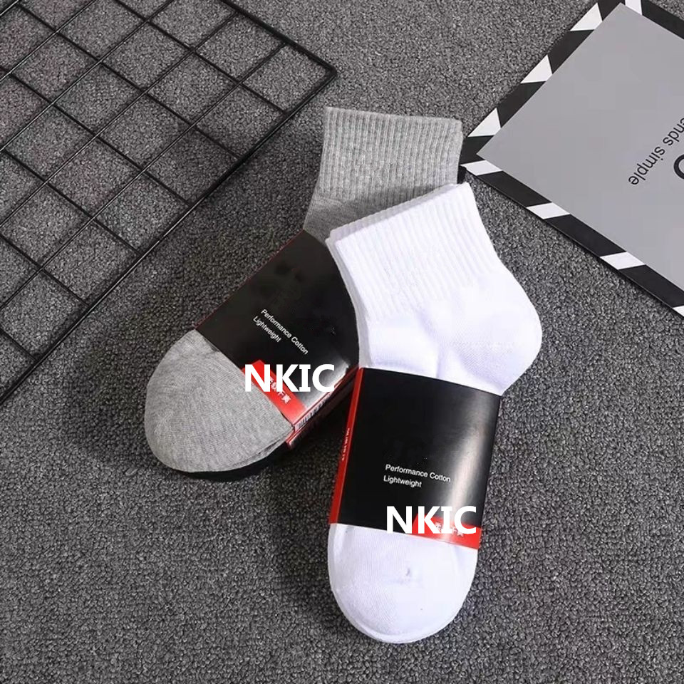 

Men Cotton Socks Four Seasons Casual Male Women Brand LOGO Embroidery Basketball Football Soccer Running Sock Soft Simple Fashions, White