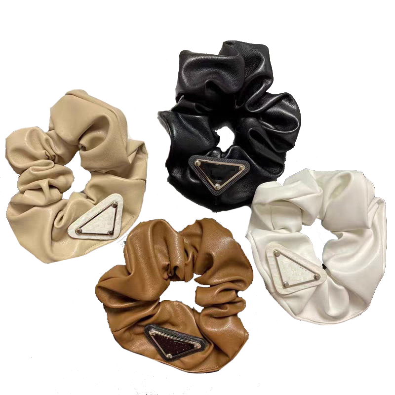 

Designer Inverted Triangle Hair Rubber Bands Letter Leather Texture Hair Ring For Charm Women Girls HairJewelry Fashion Hair Accessory hipl31