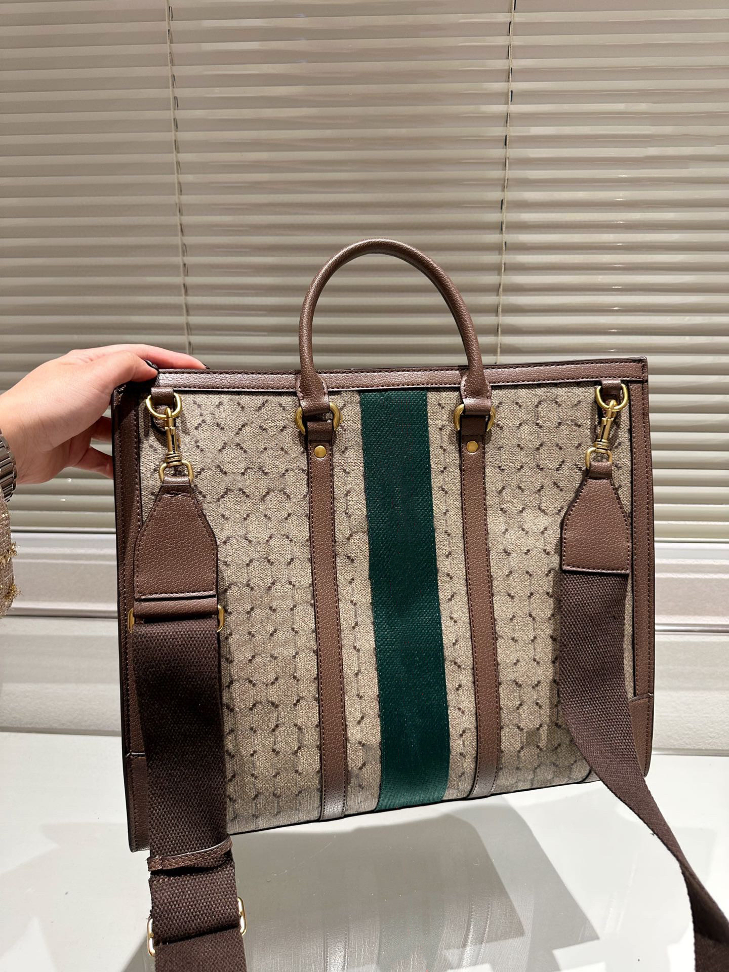 

Fashion Tote Large Capacity Women's Handbag Commuter Leather Marmont Material Metal Logo Designer Shopping Bag ID michafl_kops, Sky blue 32*30cm