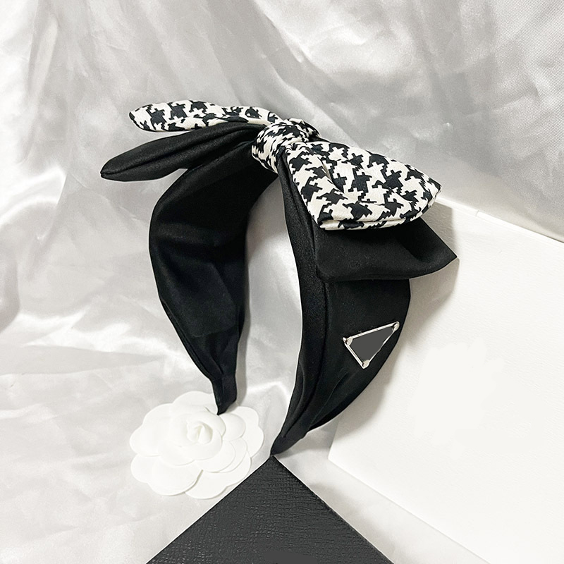 

Designer Letter Inverted Triangle Headbands Fashion Style Bow Head Wrap For Women&Girl Brandd Letter High Quality HairJewelry Fashion Accessories