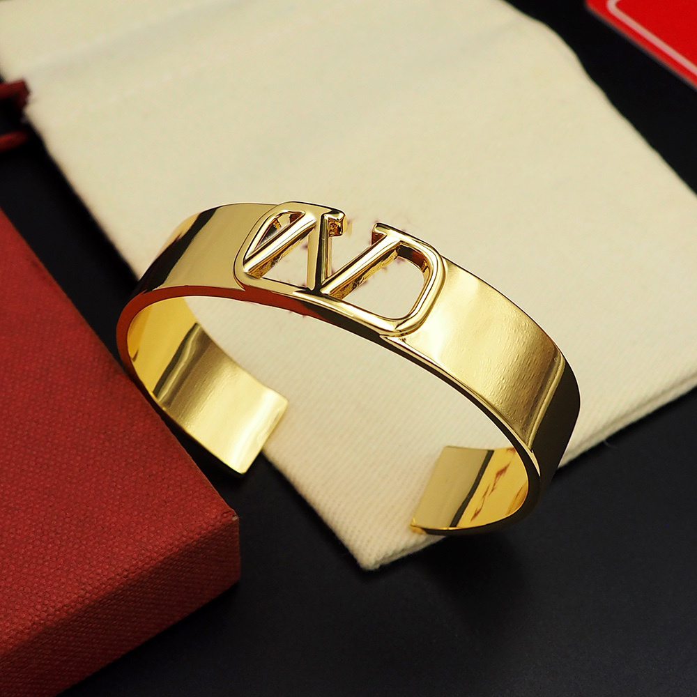 

Designer Letter V Logo Bangle Bracelets Jewelry Luxury Women Fashion Jewelry Metal Valentinoity Day Woman Man Charm Bracelet Gift ty34