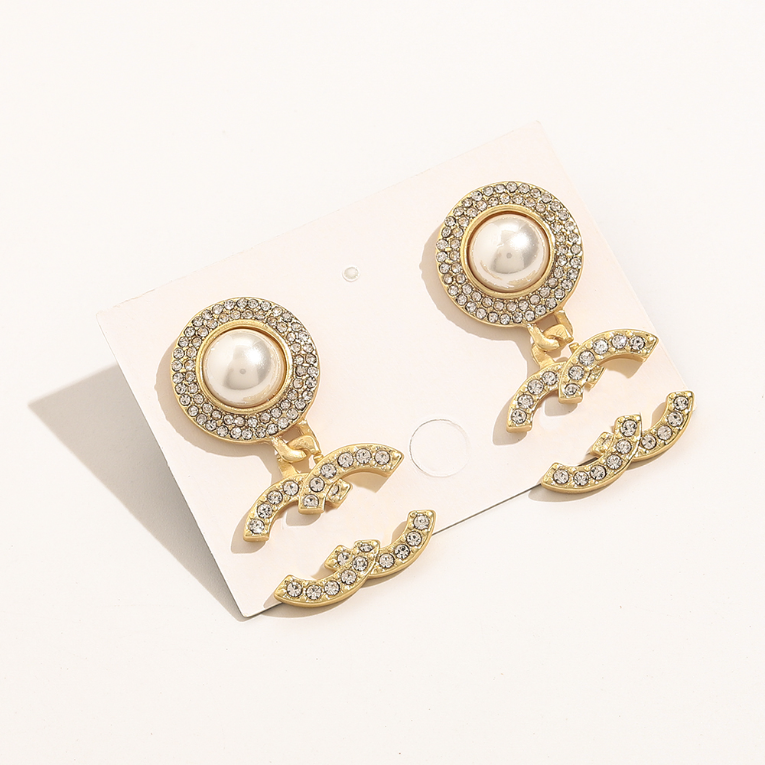 

Luxury Pearl Diamond Stud Earrings Spring Charm Women Love Earrings Premium Accessories 18K Gold Plated Retro Design Jewelry Earring Wholesale