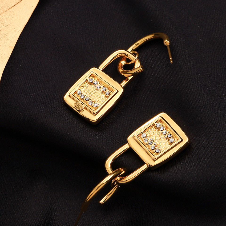 

Women Loves Lock Earrings Charm New Gold Plated Earrings Designer Jewelry Wedding Party Family Gift Earrings Fashion Brand Jewelry Wholesale