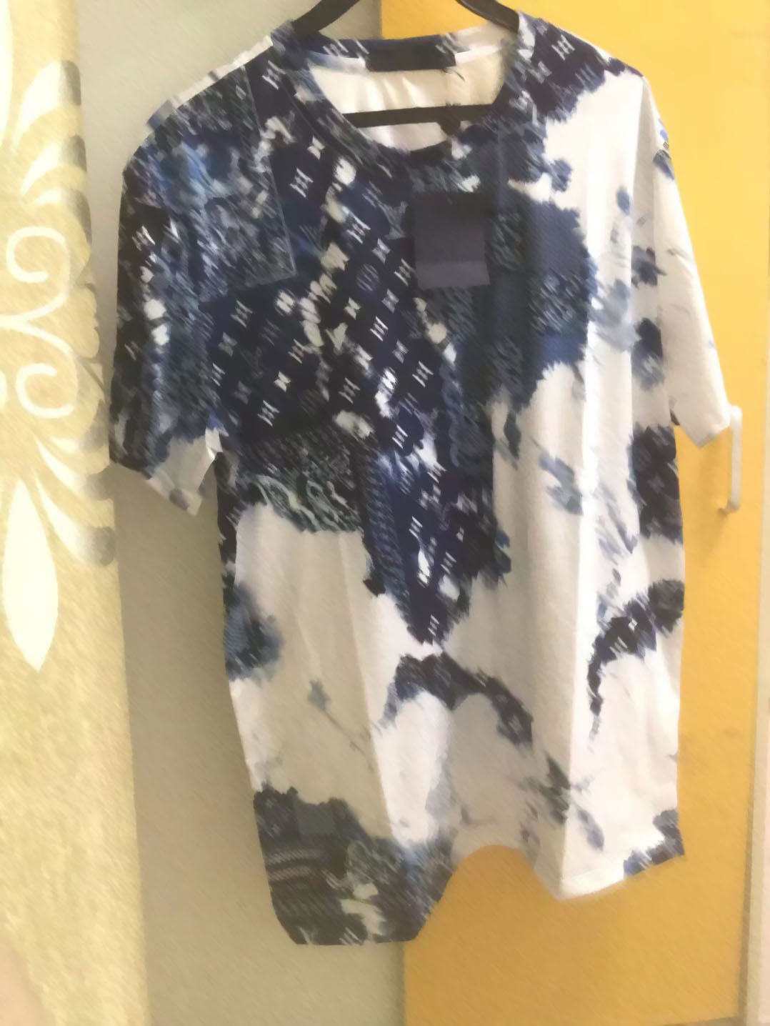 

2023 Round neck mens t-shirt designer t shirt shirts Apparel fashion tees brand tshirt luxury Short Sleeve men s clothing Tracksuit t-shirt leisure polos women clothes