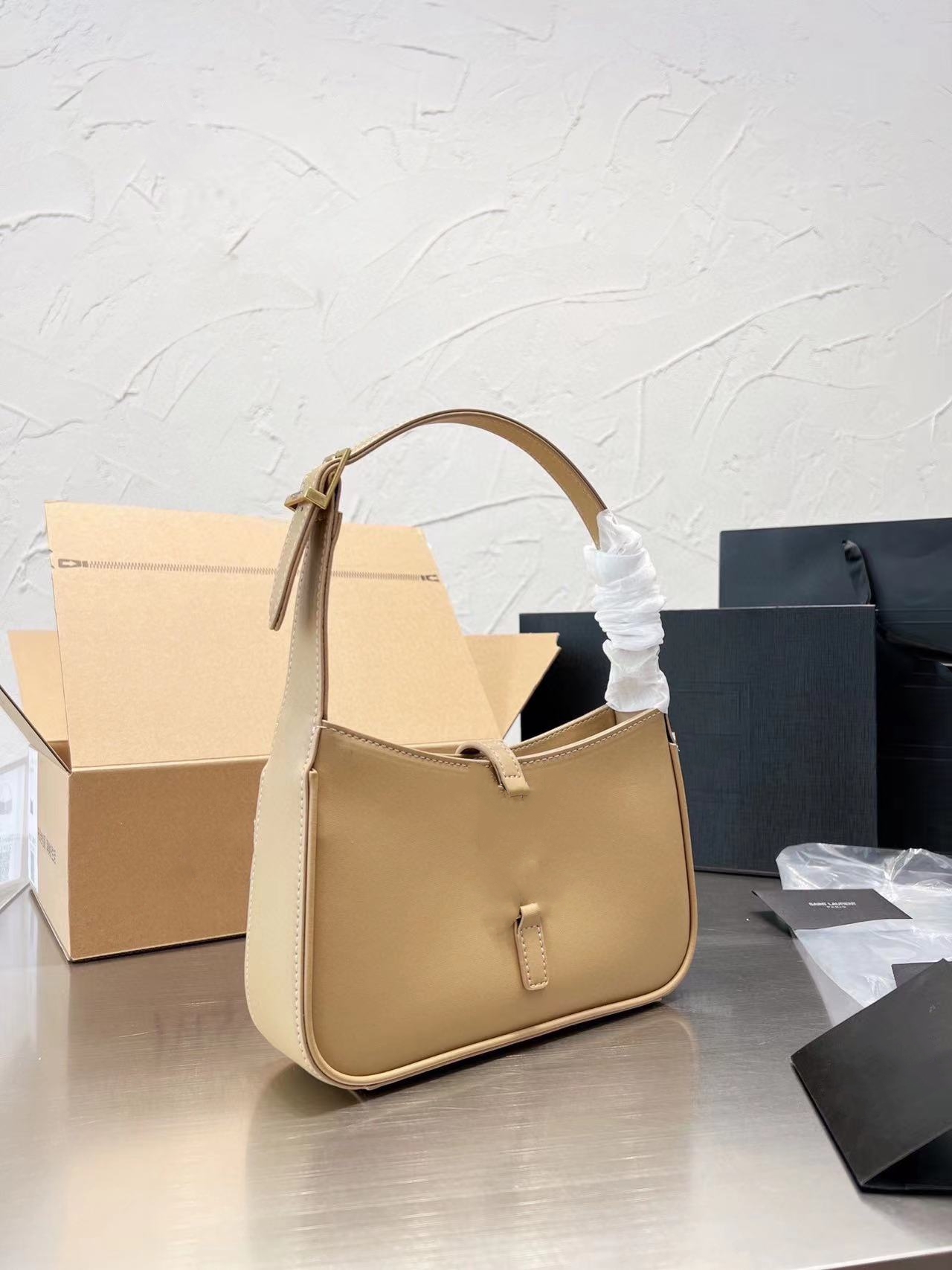 

New luxury LE5A7 hobo bag ysle handbag matelasse noir shoulder bag designer bag luxurys handbag designer handbag messenger bag ysle bag high quality small chain bag
