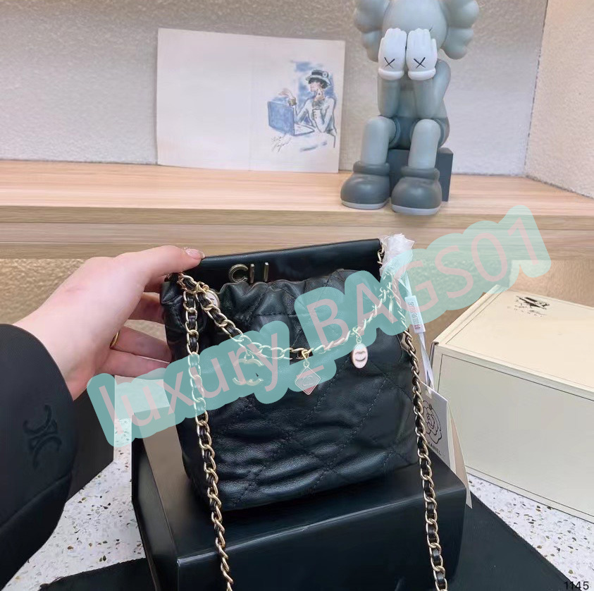 

2023 High-end brand Drawstring Bag Women's Black Handbag Mini One Shoulder Brand Crossbody Bag Purse Fashion Design Embroidered leather Canvas Hand-held baguette bag