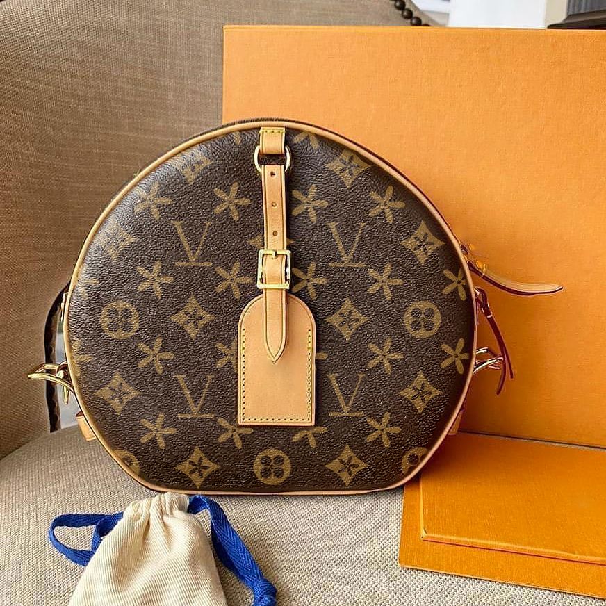 

classic Circular bag PETITE BOITE CHAPEAU BOITE M45647 mens Designer brown flower Embossed clutch Women's Luxurys Genuine leather crossbody handbags Shoulder Bags, Mon0gram