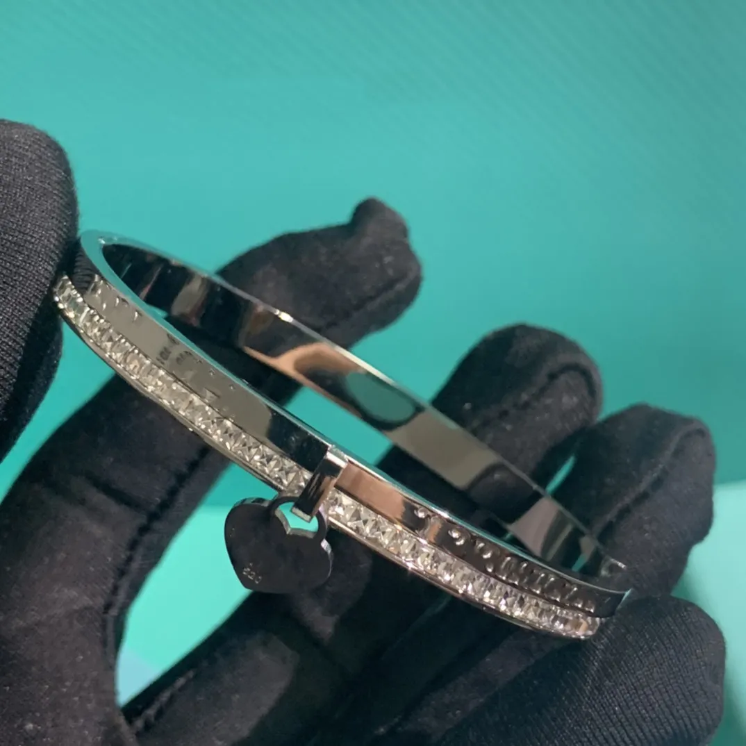 

Make up the difference not shipped contact customer service