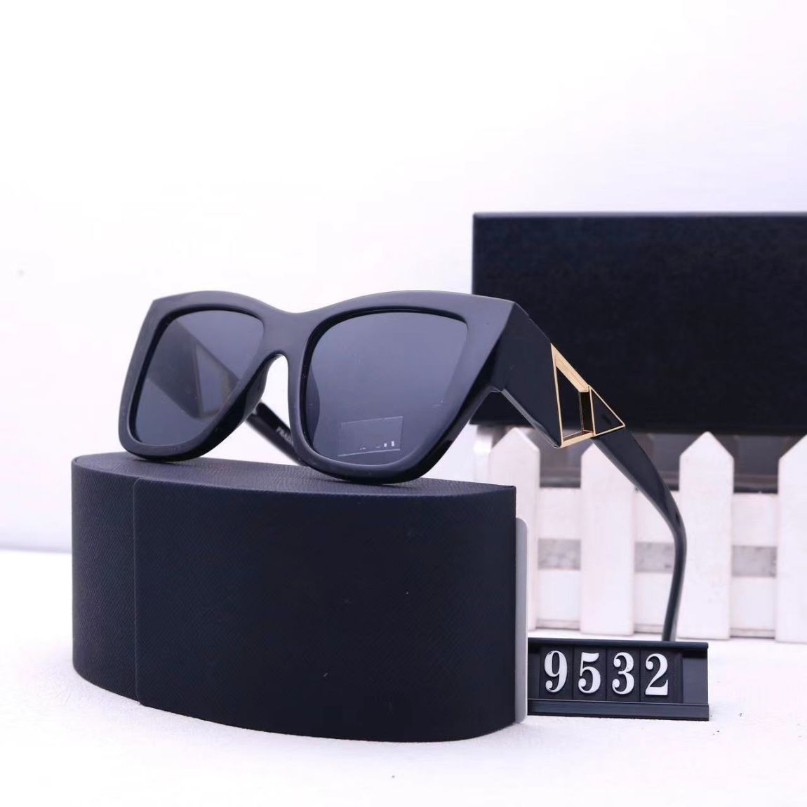 

Luxury brand sunglasses for men black sunglasses woman eyeglasses classic retro fashion full frame pc glasses summer outdoor goggle butterfly sunglasses