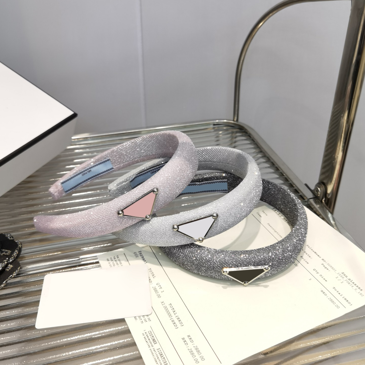 

Glittering Crystal Designer Headbands Triangle Icon Hair Band Full Diamond Letter Hair Hoop Jewelry