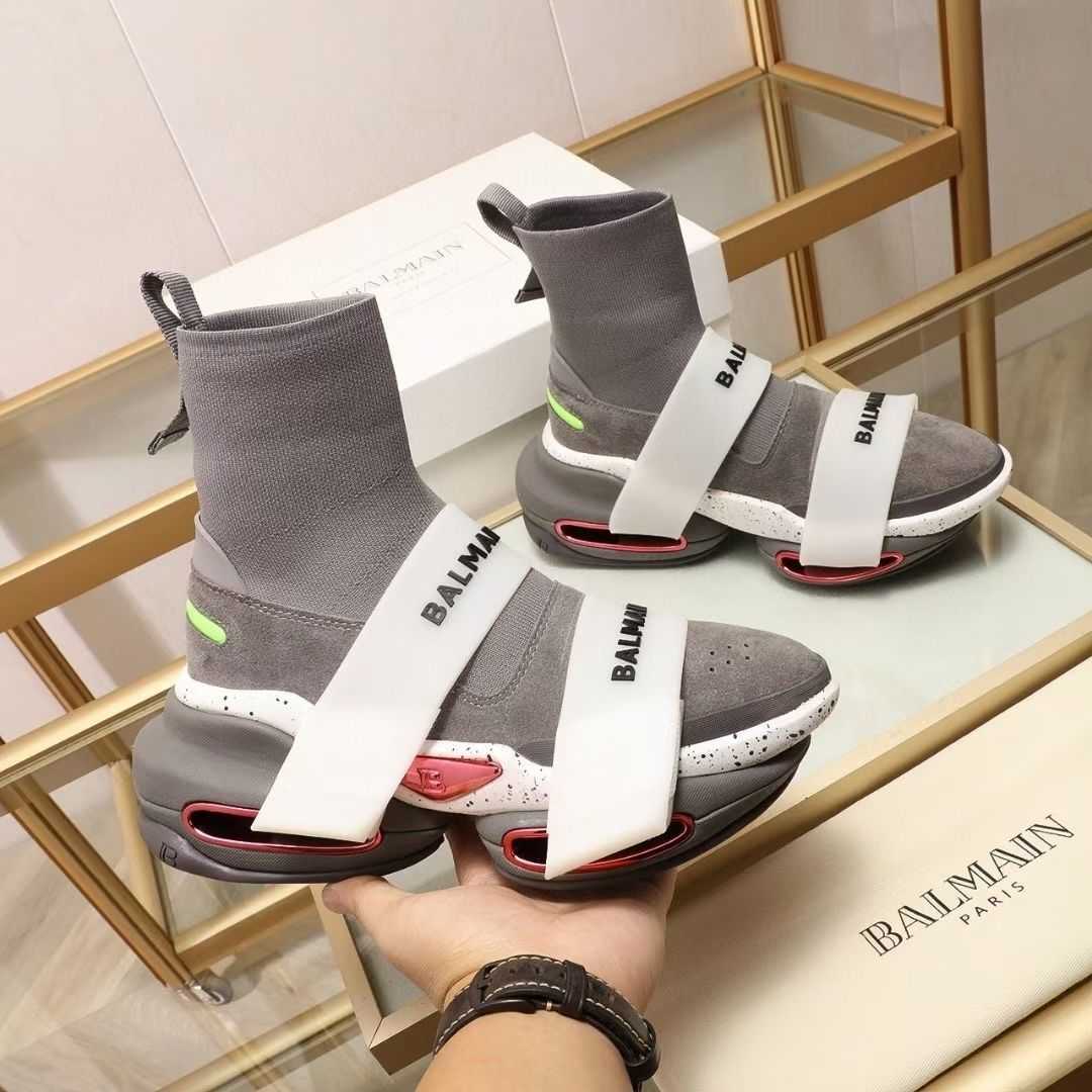 

Runner Designer Sneakers Mens Balman Womens Shoes Unicorn Trainers Sport Bullet Metaverse Men Leisure Fashion Trend Casual G88X