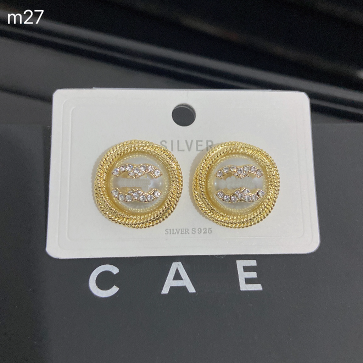 

Charm Womens Hoop Earrings Brand Designer Diamond Stud Earring 2023 New Love Jewelry Wedding Party Accessories Spring Fashion Alloy Jewelry Earrings Wholesale