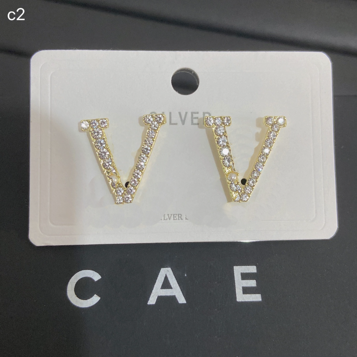 

2023 Luxury Letter Earrings Charm Spring Women Love Pendant Earring Designer Gifts Alloy Jewelry Classic Bear Earrings 18K Gold Plated Jewelry Wholesale