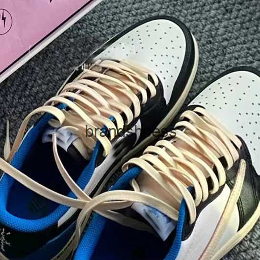 

jumpman 1 low travis basketball shoes low top pure original lightning barb mocha chicago pink university blue red bean male, White black blue 145