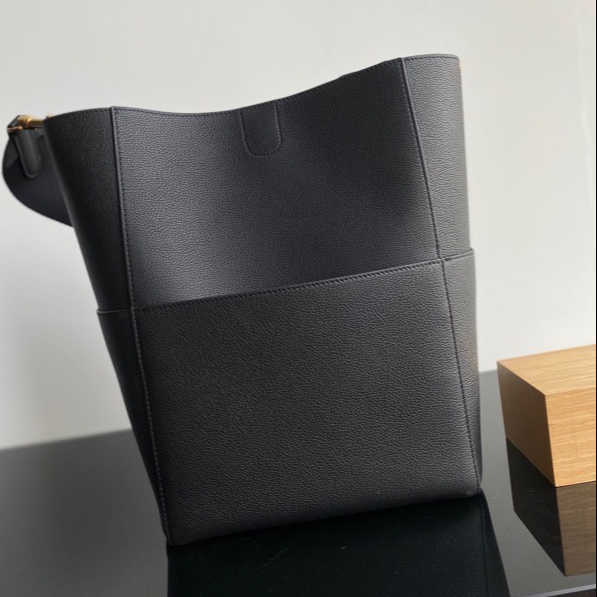 

Classic Togo Calfskin Sangle Seau Bucket Handbag Versatile Style Simple Universal Female Leather Bag, Black