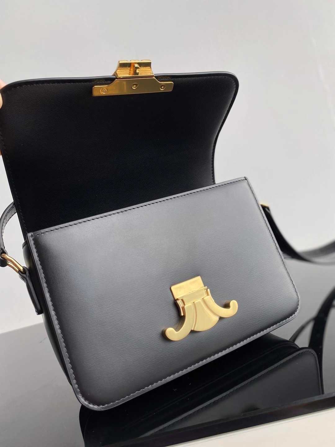 

Famous Designer Bags 10a Quality Lady Fashion Handbag Triomphe Delicate Cowhide Shoulder Bag High Sense Messenger Envelope Cross Body Purse Hobos Package, Black