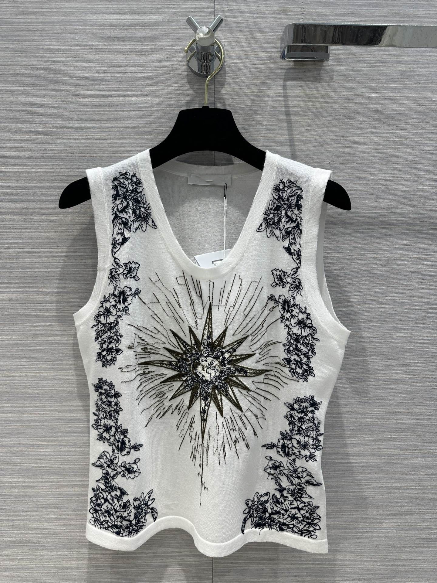 2023 New Summer Autumn Milan Runway Sweaters O Neck Sleeveless Women's Sweater High End Jacquard Designer Sweater 0504-10