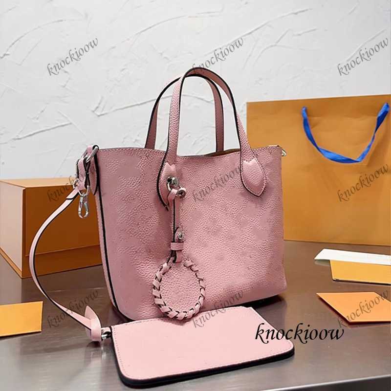 

Designer Luxury Cowhide Premium Shopping Bag Lightweight Soft Women's Bag Two-in-one Handbag Crossbody with Fine Perforated Skeleton 230504, Pink