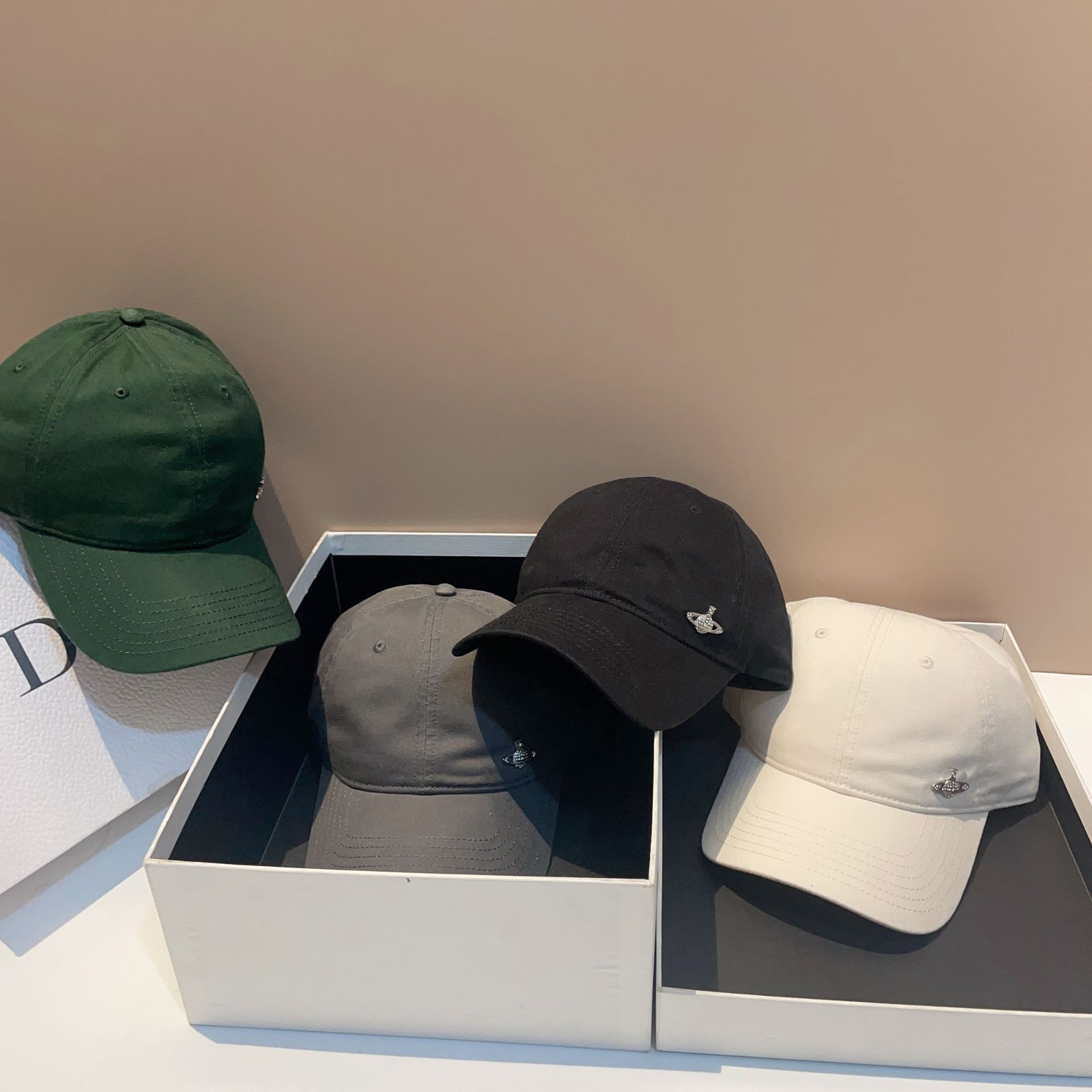 

Designer Saturn hat for men women brand letter ball caps adjustable luxury sport brown baseball caps cap binding sun hats, Red