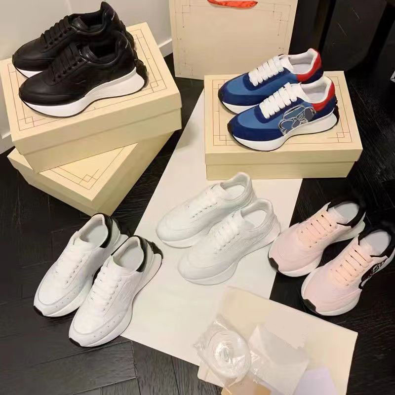 

Designer Rhyton retro Shoes Multicolor Casual Sneakers Men Women Trainers Vintage Chaussures Simplicity Platform Sneaker Strawberry Mouse Mouth Shoe, White