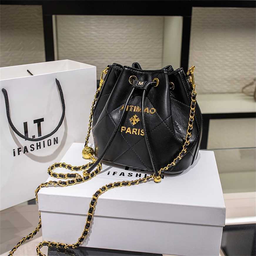 

50% off factory online 2023 New Fashion Square Fat Mini Shoulder Bag Versatile Crossbody Genuine Leather Lingge Bucket