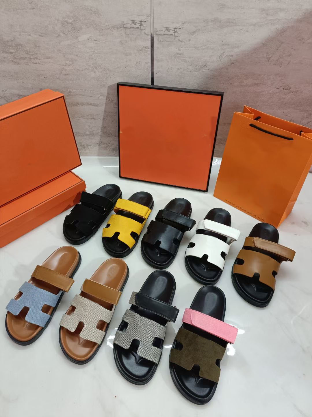 

2023 Summer new designer women's fashion sandals plush thick sole casual flat slippers high-quality women's outside wear flip-flops, 2h