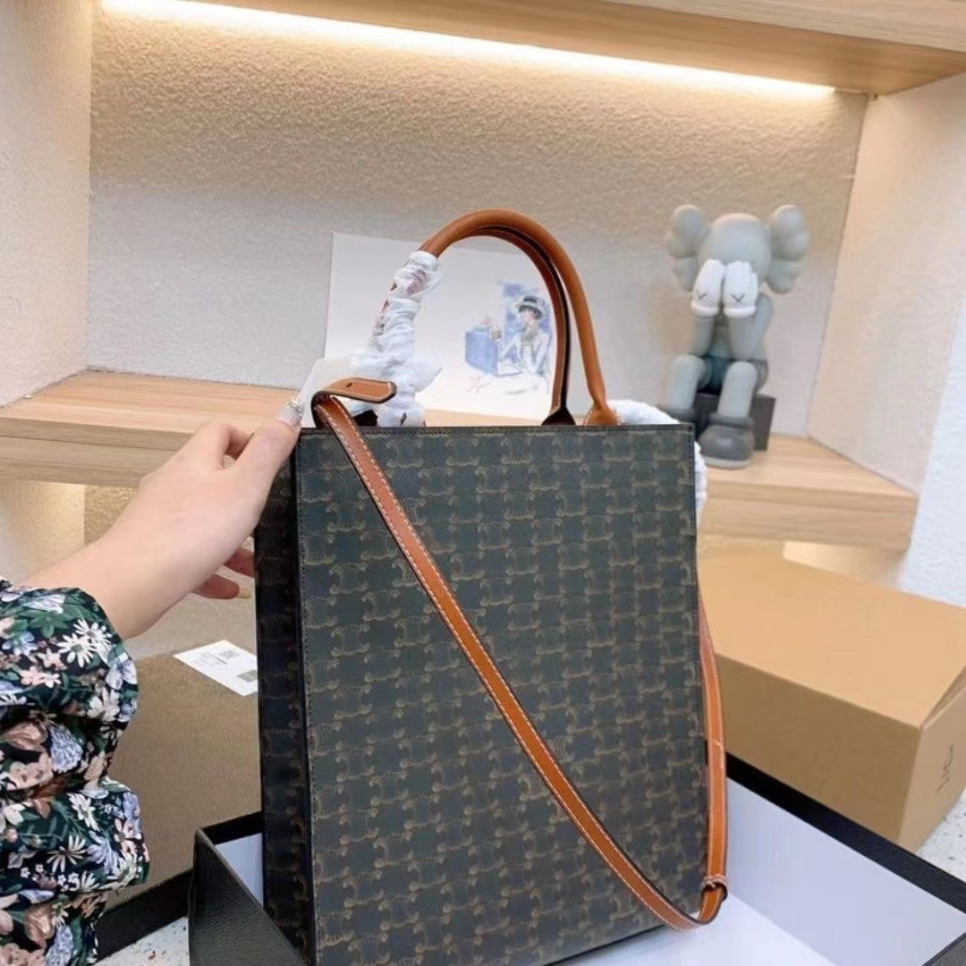 

Designer bags Vertical Cabas handbag tote bag female bag all-in-one retro clamshell small square bag single shoulder crossbody bag 17cm 28cm, White