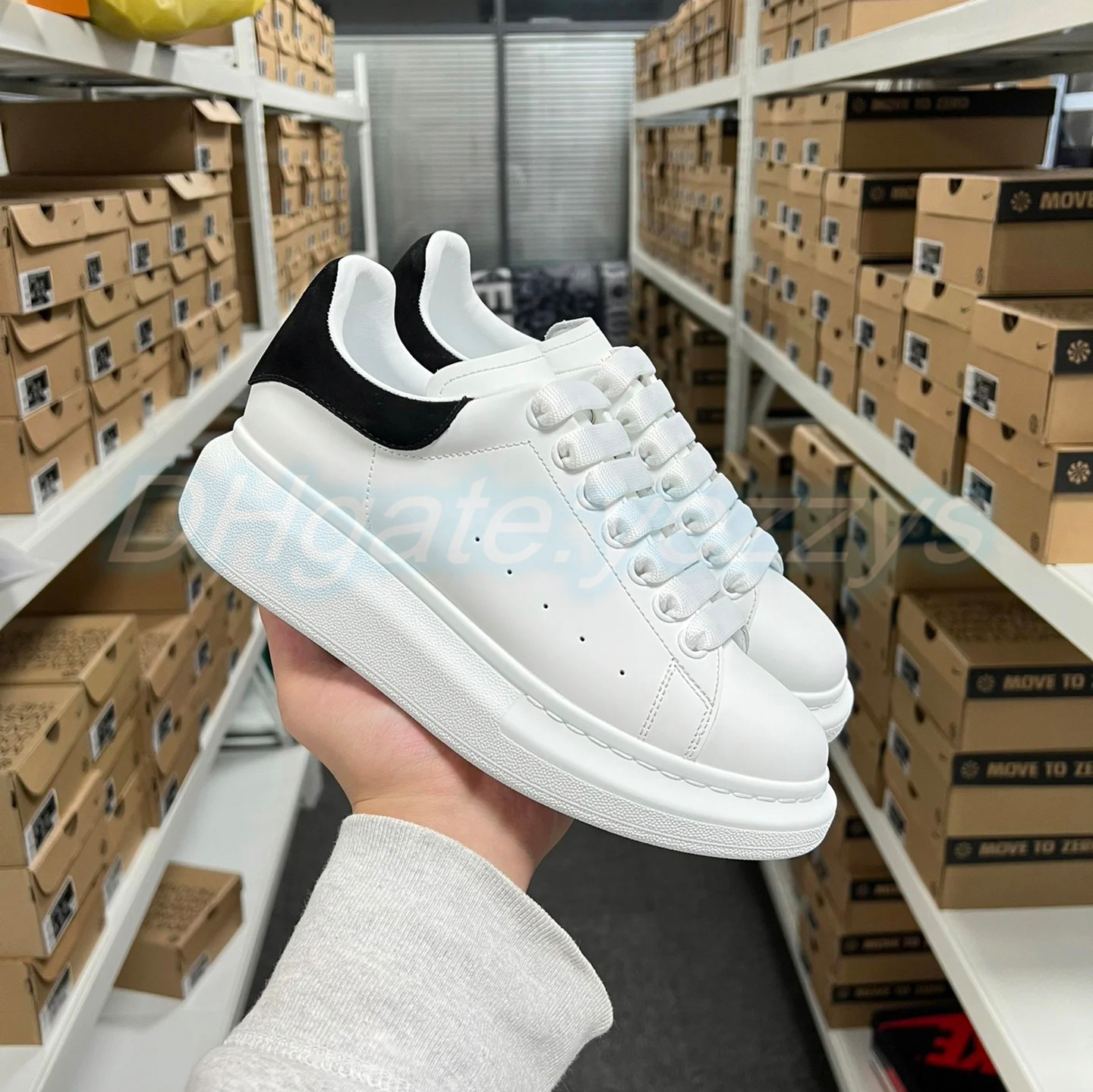 

luxury designer slipper man sandal Running Shoes Lace Up velvet suede Oversized Sneakers Casual Trainers Flats Platform woman slide White Black Leather shoe 36-45, #30