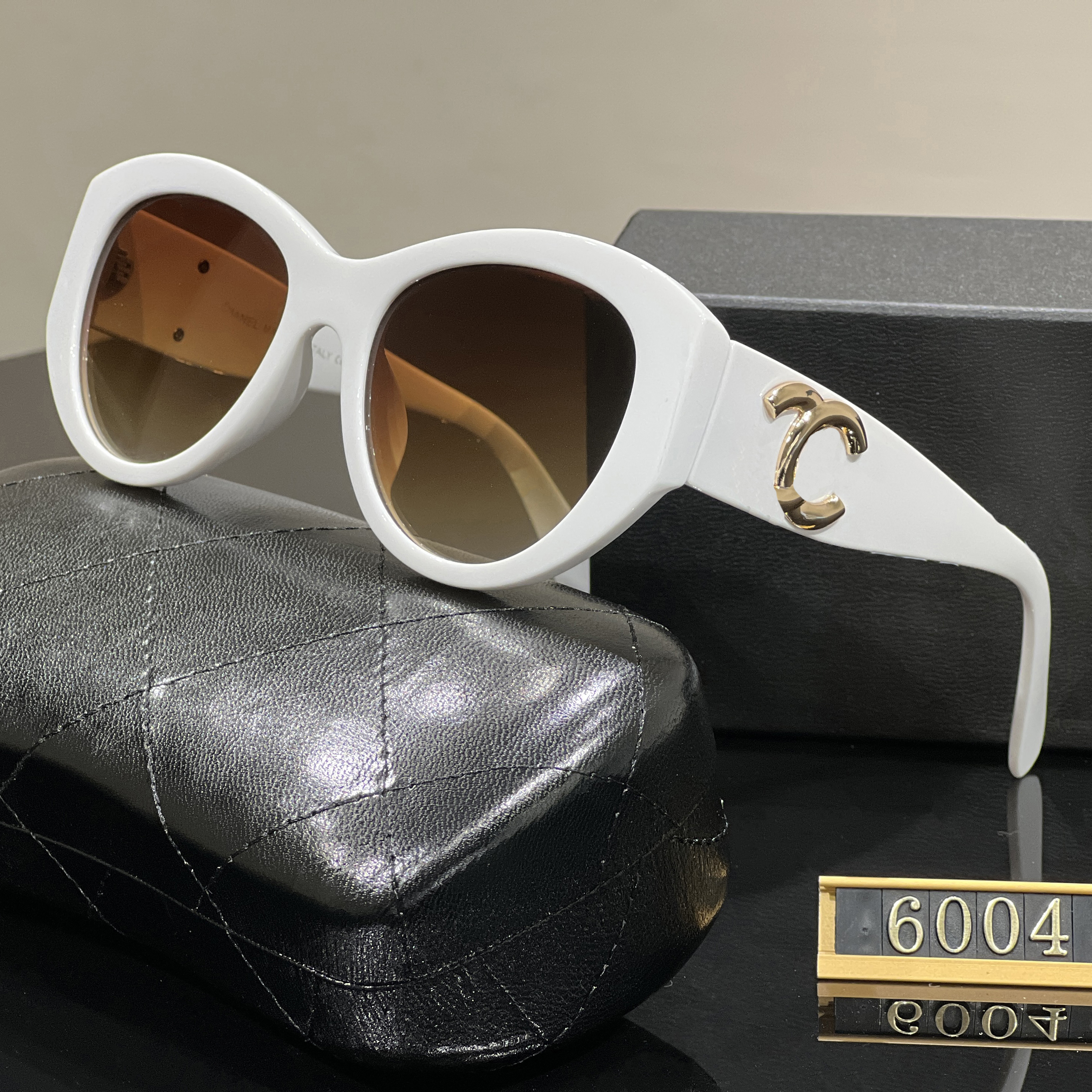 

60Sunglasses designer sunglasses for women sunglasses luxury UV protection glasses senior Eyewear For Women eyeglasses frame Vintage Metal Sun Glasses good gift