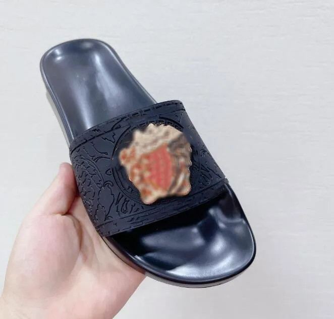 Luxury Designer Slide Slippers Summer sandals Men Beach Indoor Flat Flip Flops Leather Lady Women Fashion Classic Shoes Ladies Size 35-46 with box d