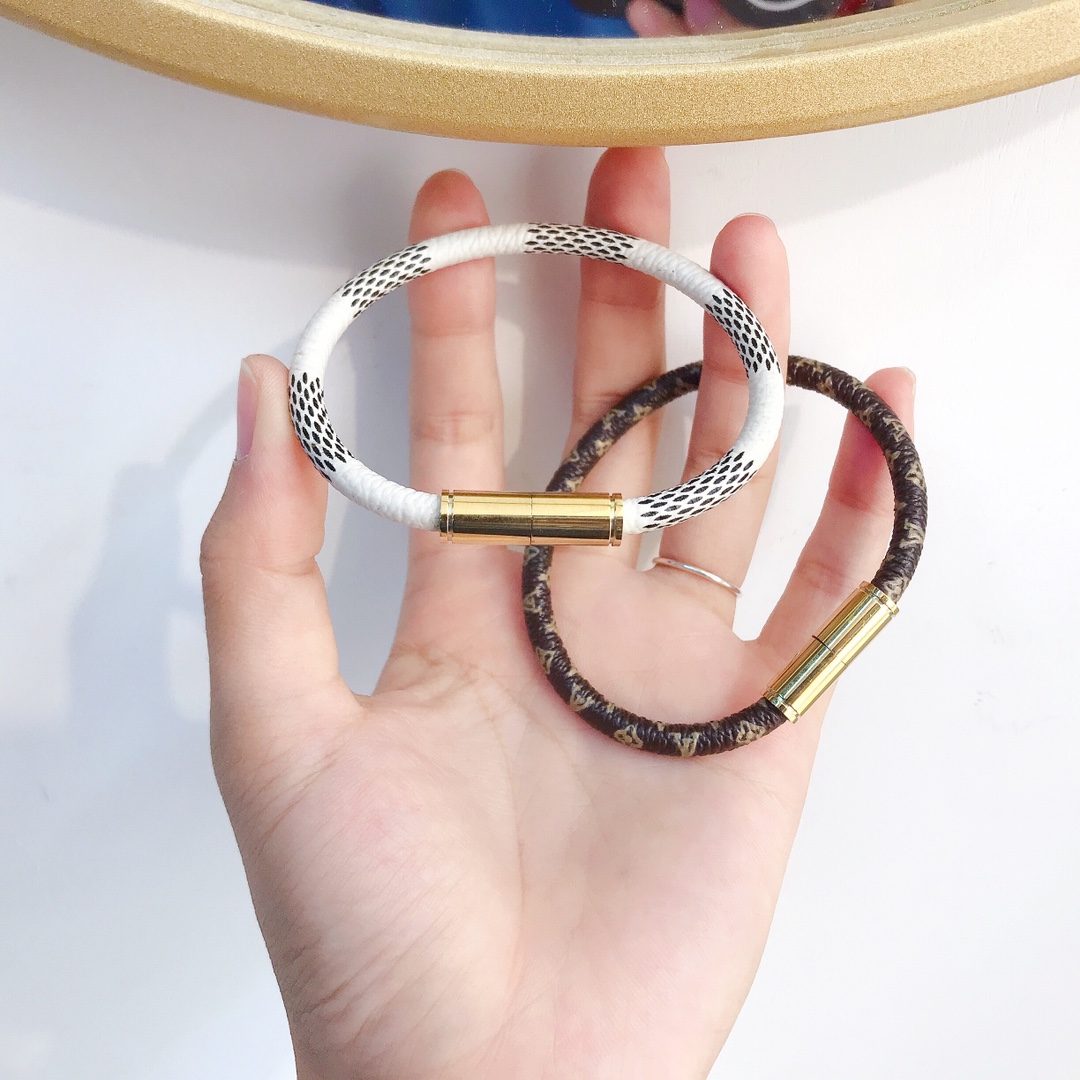 

New Style Bracelets Women Bangle Designer Letter Jewelry White Brown Flower Faux Leather 18K Gold Plated Stainless steel Bracelet Womens Wedding Gifts Accessories