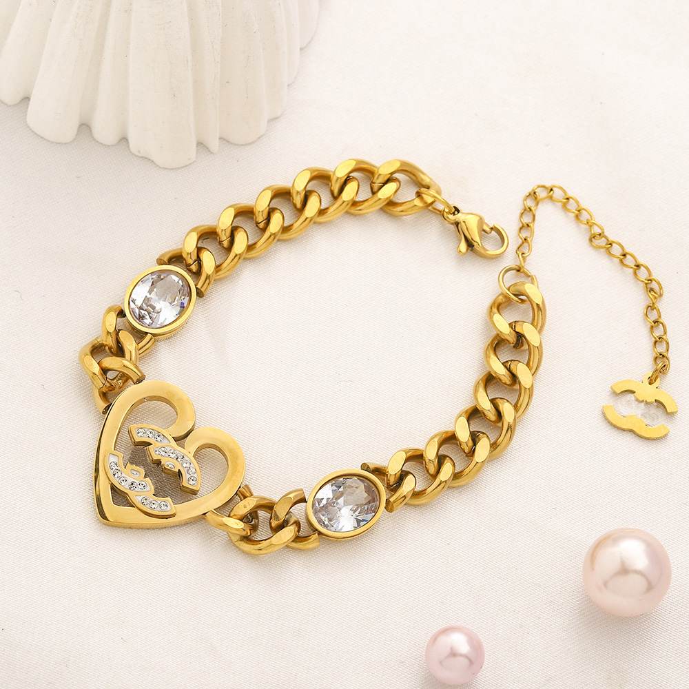 

Luxury Diamond Heart Bracelet 18K Gold Handwear Brand Designer Jewelry 2023 Couple Family Gift Love Bracelet New Fashion Chain Jewelry Wholesale
