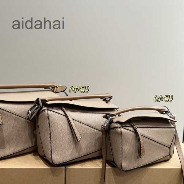 

2023 Women Classic Crossbody Spliced Matching Designer Leather Bag Stick Loews Color Bags Mesh Puzzles One Shoulder Profile Handbag F 88D5, Black plain