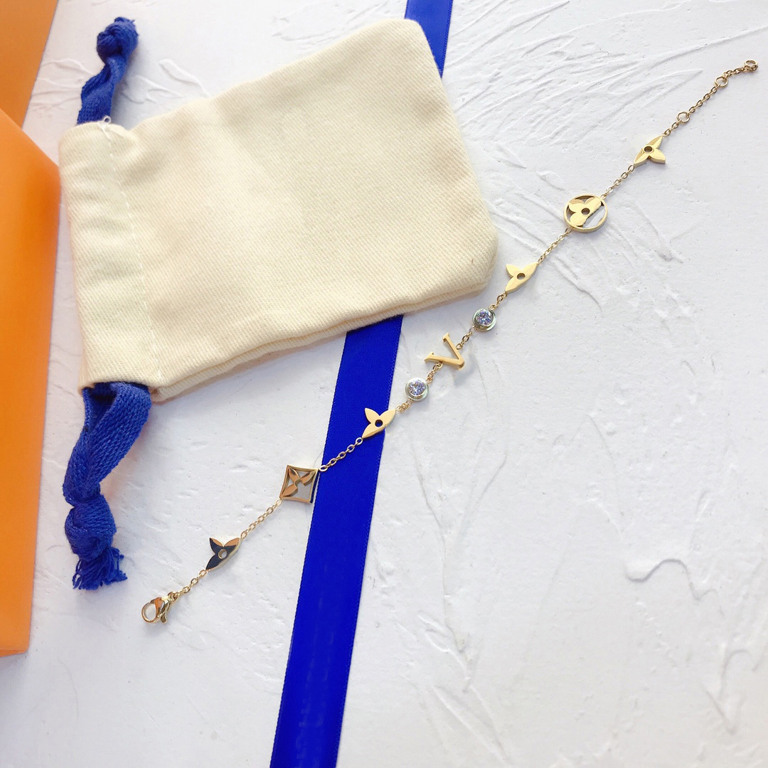 

Fashion Style Bracelets Women Bangle Wristband Cuff Chain Designer Letter Jewelry Crystal 18K Gold Plated Stainless steel Wedding Lovers Gift designer Bracelets