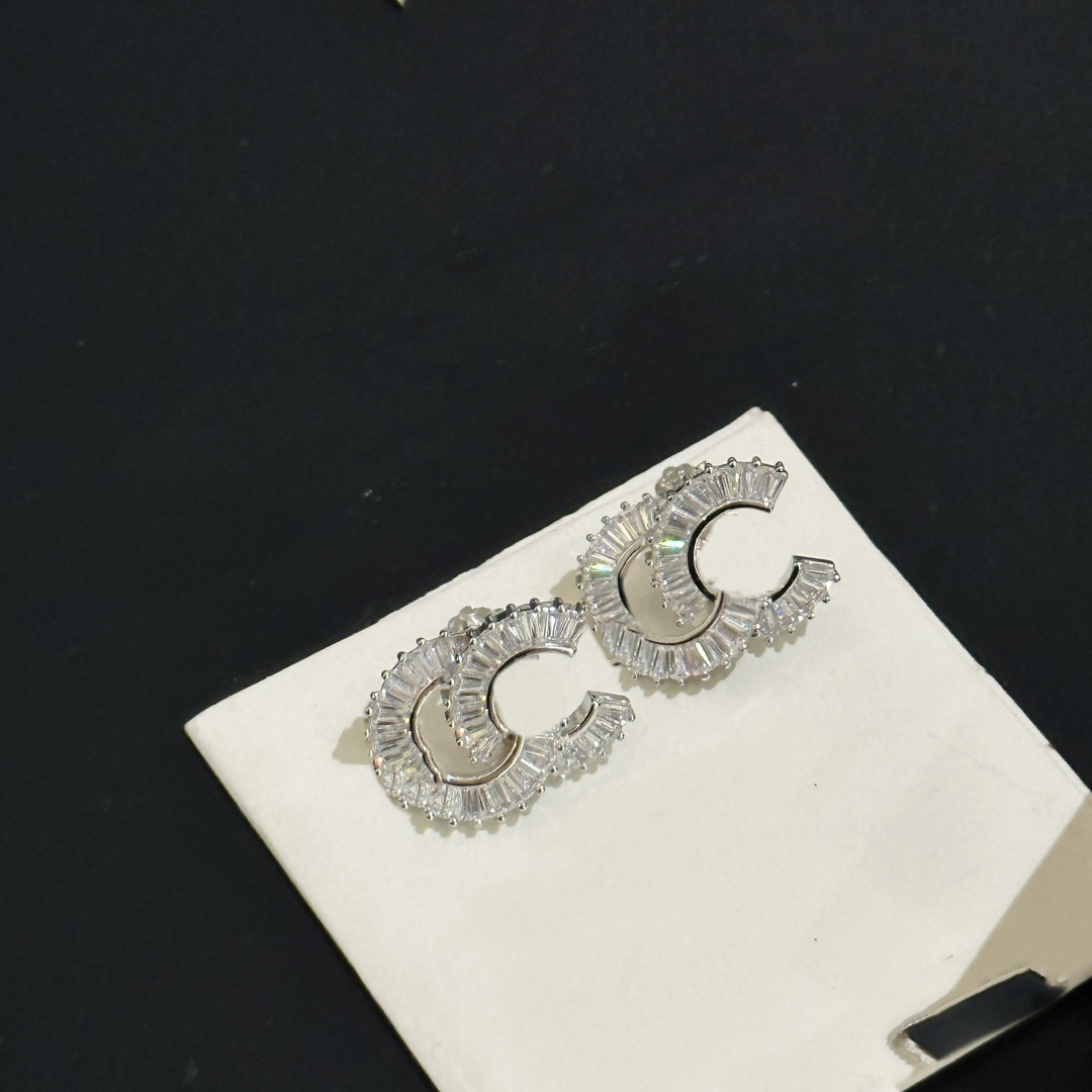 

Letter C Stud Earring Designer CCity Fashion Women Jewelry Gold Earrings cjeweler Woman Luxury High Quality Accessories For dinner Party orecchini 563