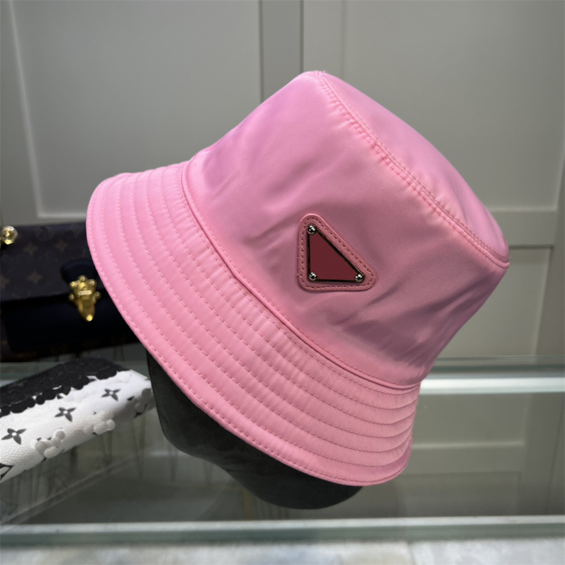 

New designer men's bucket hats luxury spring summer outdoors beach hat women's fashion multicolor Casquette High Quality pink Fisherman's cap