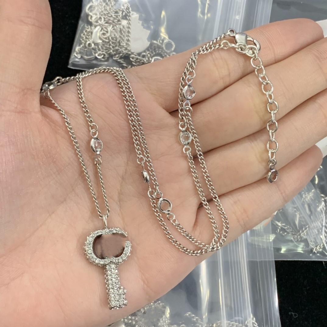 

2023 Designer High Quality Necklaces Cuban Choker Necklace GGs Collares Punk Vintage Chunky ucci Thick Link Chain for Women New Year Jewelry Accessories kgx2f