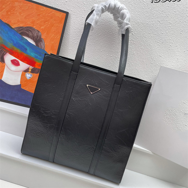 

Wrinkle Surface Leather Large Tote Bags Women Designer Handbags Triangle Shoulder Bags Casual Shopping Tote Designers Shopper Handbag, Black1