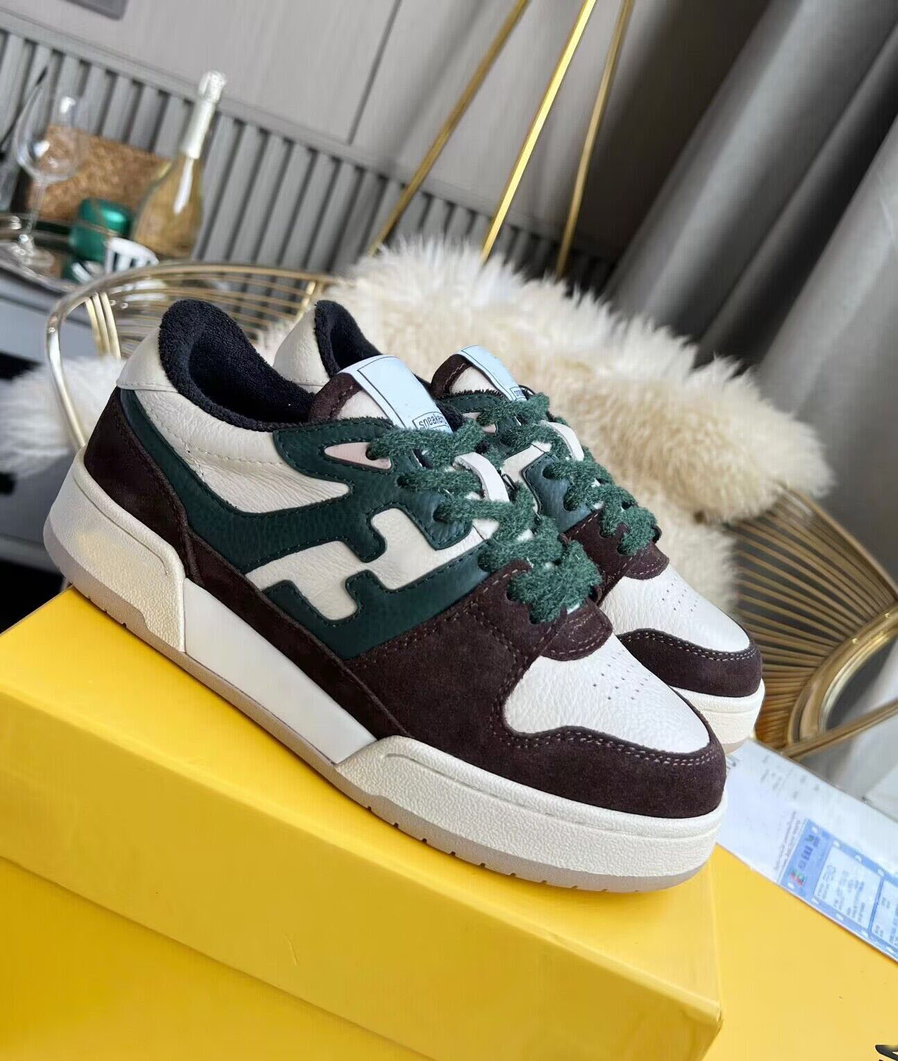 

Top Luxury Match Sneakers Shoes Men Rubber Sole Suede & Leather Low Top Trainers -embossed Side Famous Brand Skateboard Walking EU38-46.BOX