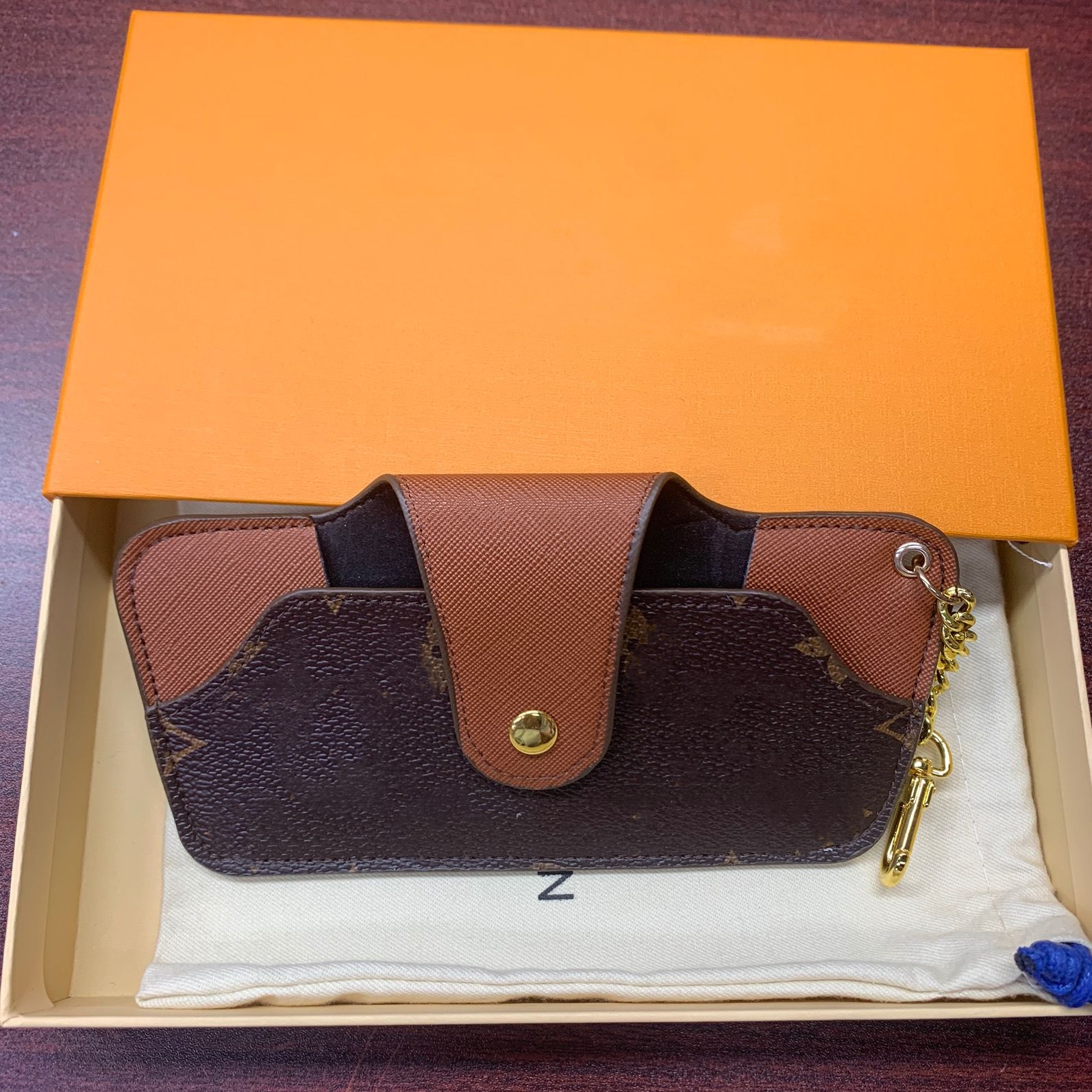 

Luxury Brand Letter Plaid Unisex Key Wallet Fashion Colored Women's Men's Sunglasses Box Glasses Storage Case Sungasses Boxs Coin Purses Pendant Charms With Keychain