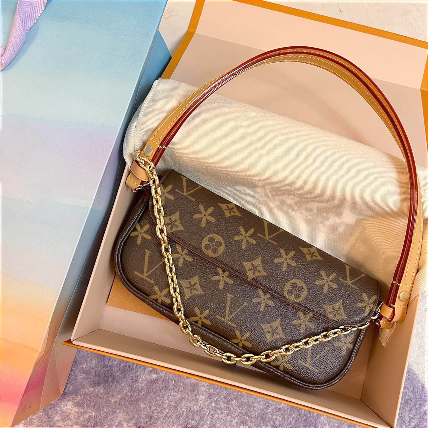 

Genuine leather wallet on chain ivy Designer baguette bag M81911 M82210 mens cross body white handbag womens Luxury pochette shoulder Bags travel clutch tote bags, Black embossed