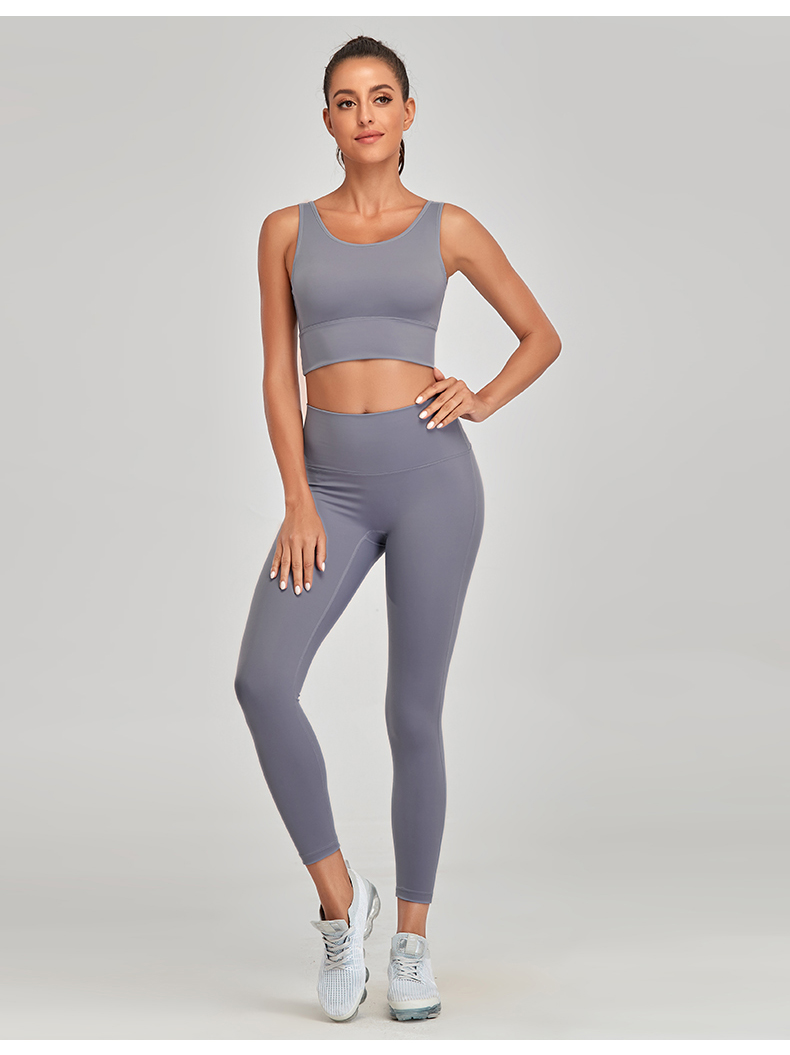 

Meiguodui Soccer Jersey Red YEllow, Colour