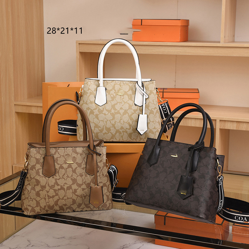 

luxurys woman chain tote bag Purses wallet women men card holder coch Designer handbags backpack crossbody bags CH411