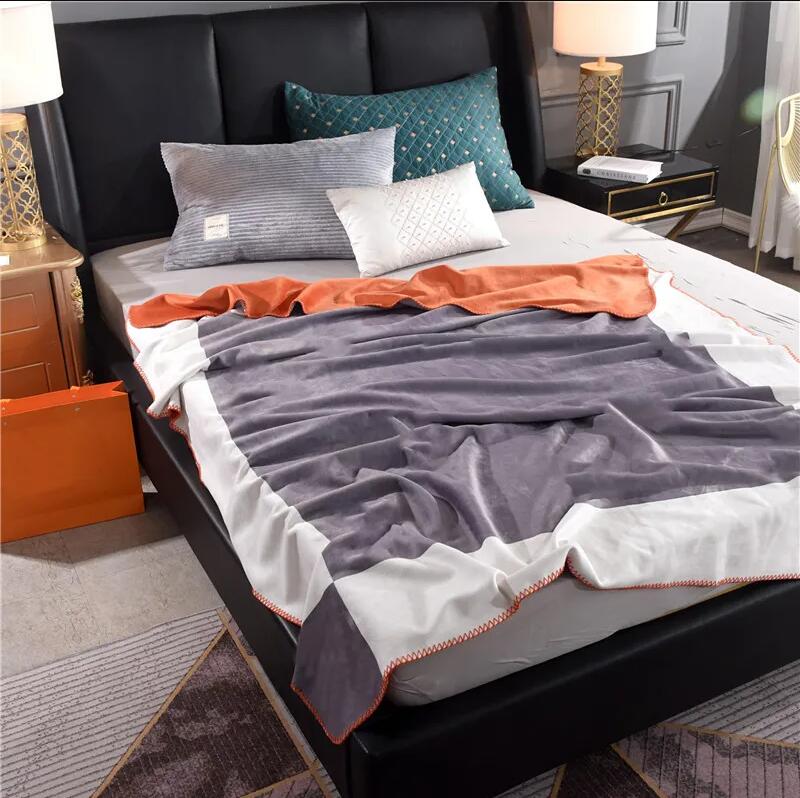 

Super Soft Warm Velvet Blankets 100% Brocade Fox Blanket Letter designer Jacquard Bed Sheet Portable Home Sofa Cover