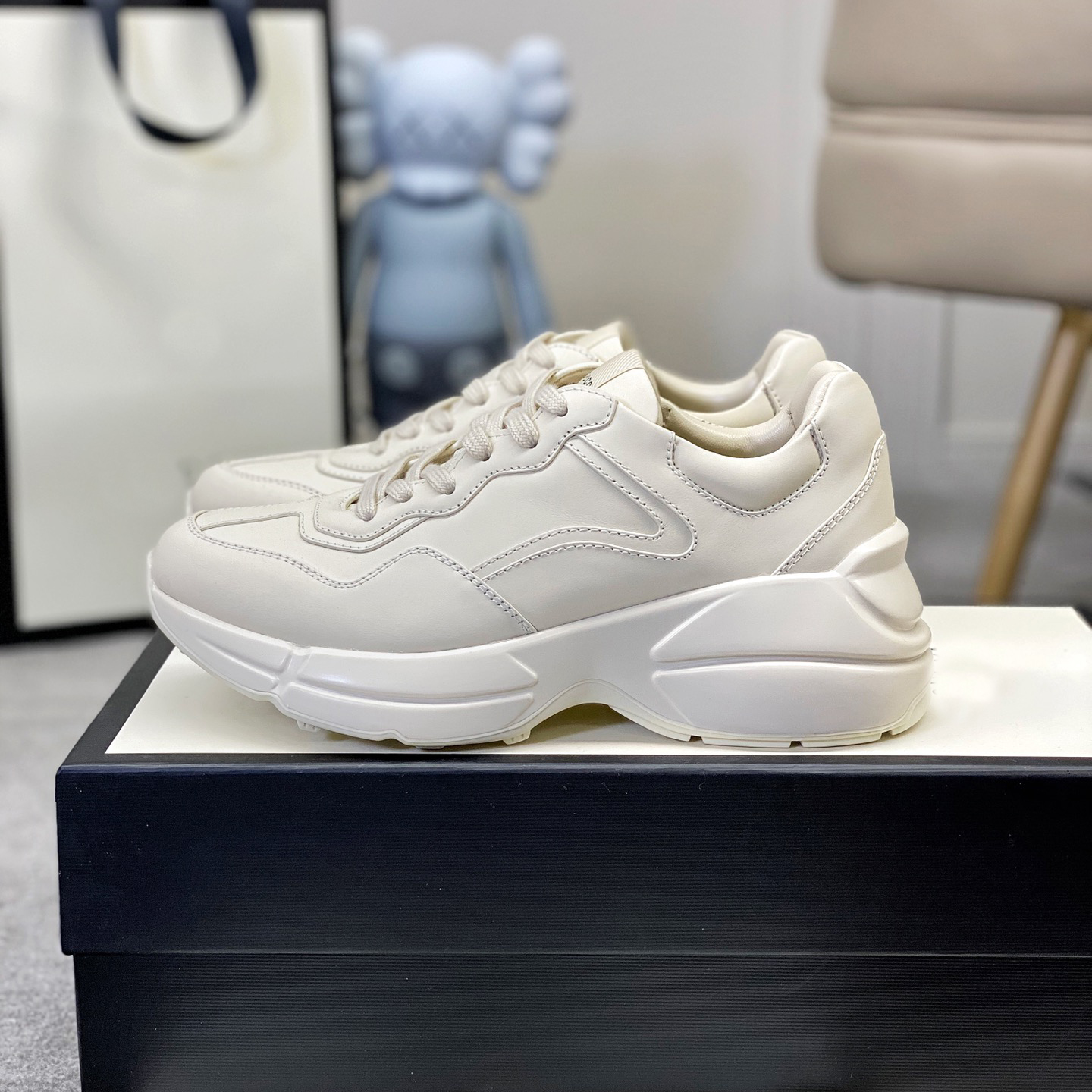 

OG Quality Sneaker Designer Shoes Rhyton Sneakers Beige Men Trainers Vintage Luxury Chaussures Ladies Strawberry Wave Mouth Tiger Print, Gu4