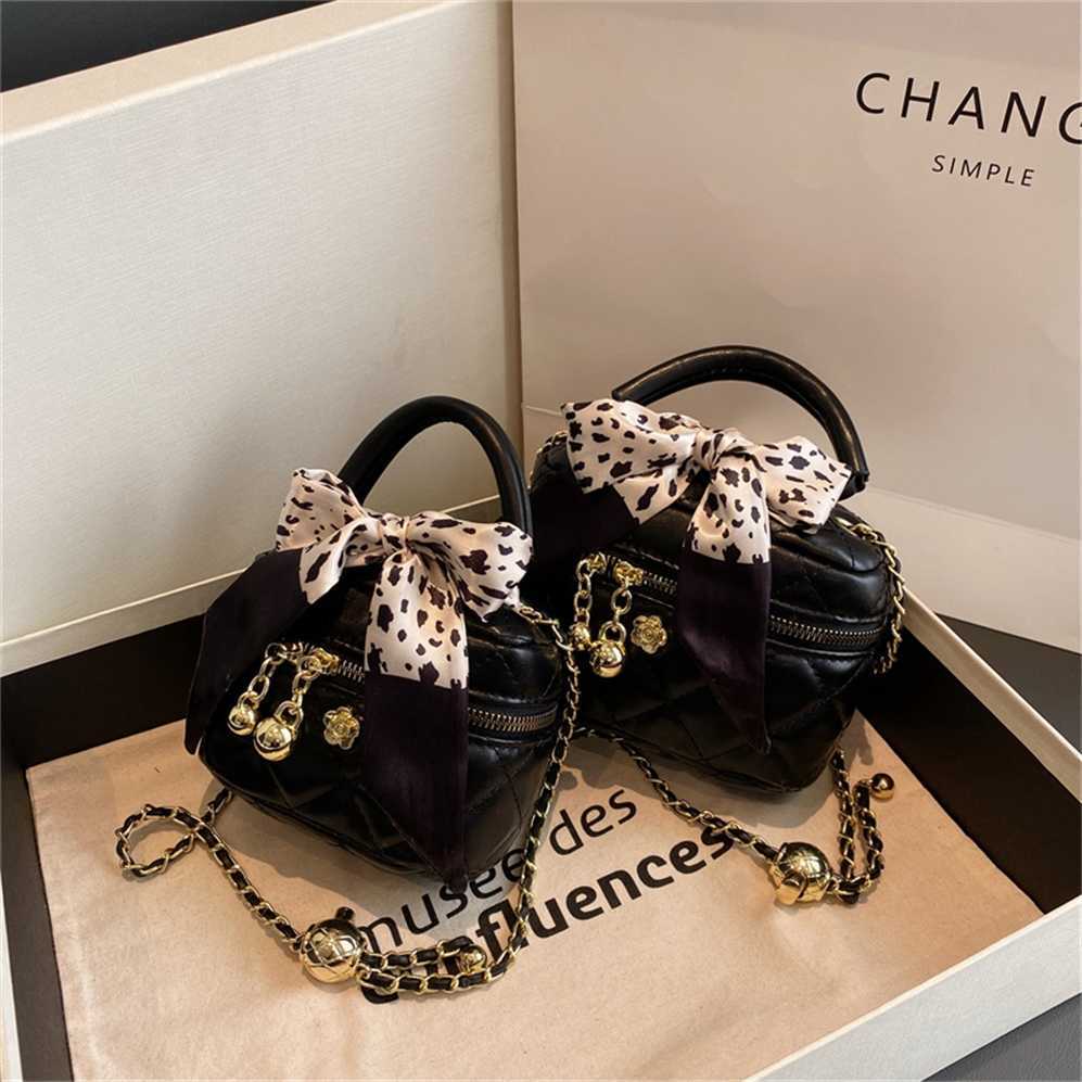 

Luxury Handbags sale This year's popular bag for women in 2023 new small fragrant air vent red square embroidered thread chain portable crossbody, Small black